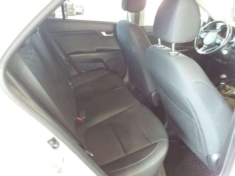 Weiß Gebraucht 2018 Kia Rio 2 Limousine | 8.000 € (Superpreis) - Bild 1/3
