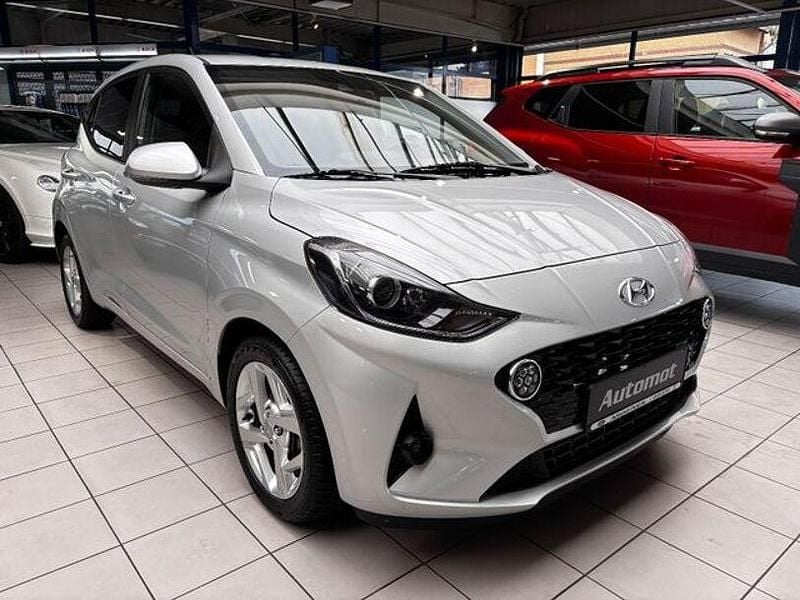 Silber Gebraucht 2020 Hyundai i10 Style Kleinwagen | 13.950 € (Fairer Preis) - Bild 1/4