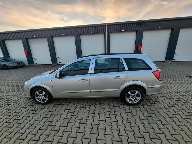 Gebraucht Opel Astra 115 PS (84 kW) 2005 Silber Kombi