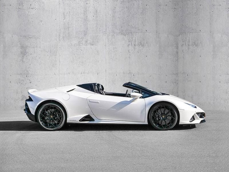 Gebraucht Lamborghini Huracán 640 PS (470 kW) 2025 Balloon white (weiß) Cabrio