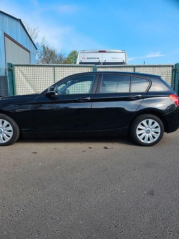 Gebraucht BMW 114 102 PS (75 kW) 2014 Schwarz Kleinwagen