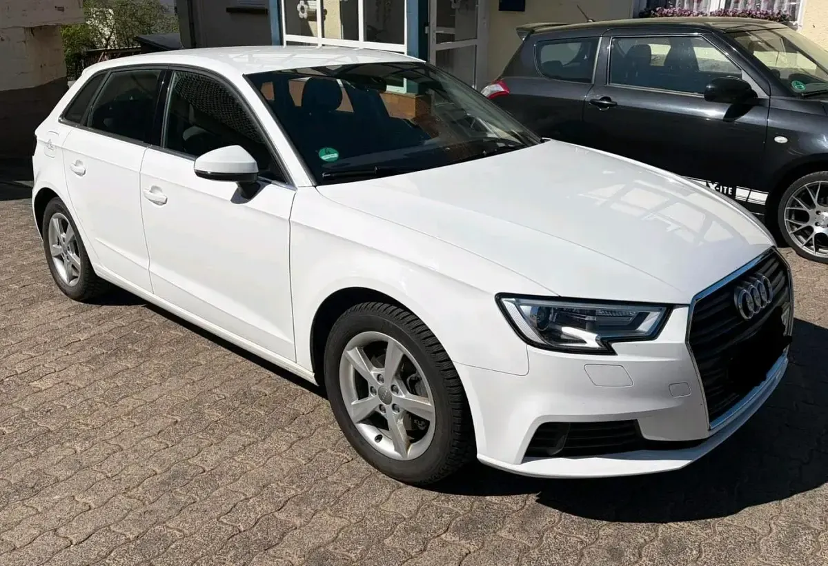 Używany Audi A3 Design 150 KM (110 kW) 2019 Biały Sedan/Limuzyna