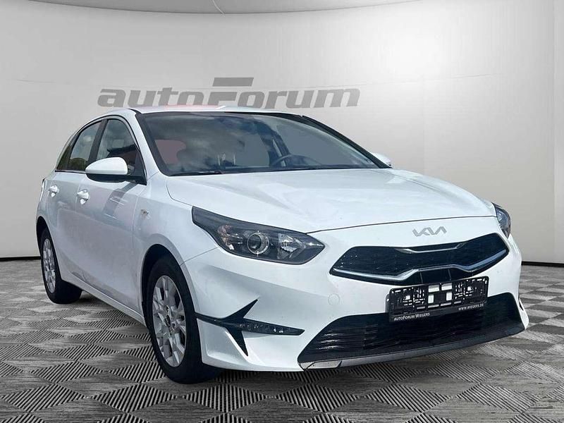 Gebraucht Kia Ceed Vision 101 PS (74 kW) 2024 (wd) cararraweiss Kleinwagen