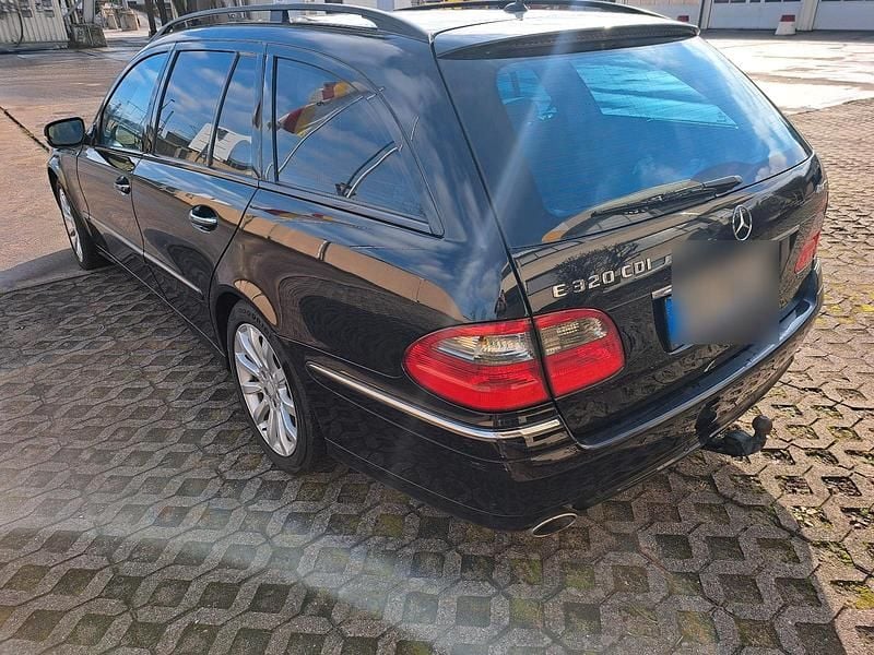 Gebraucht Mercedes E320 224 PS (164 kW) 2008 Schwarz Kombi