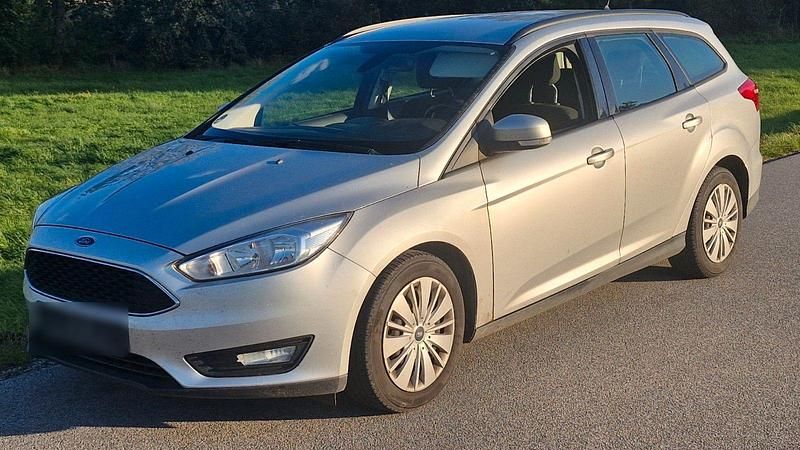 Gebraucht Ford Focus Cool & Connect 120 PS (88 kW) 2017 Grau Kombi