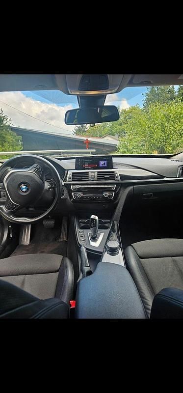 Weiß Gebraucht 2019 BMW 318 Gran Turismo Sport Line Limousine | 18.500 € (Fairer Preis) - Bild 1/4