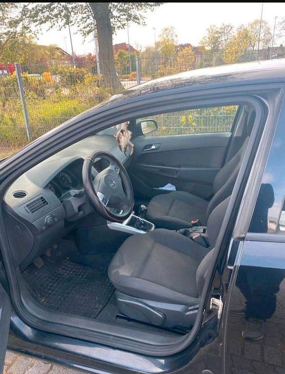 Gebraucht Opel Astra 116 PS (85 kW) 2009 Schwarz Limousine