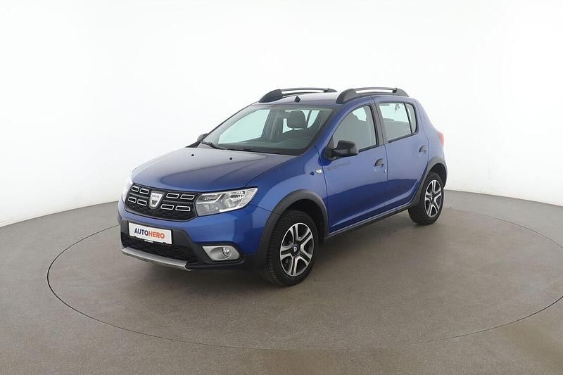 Blau Gebraucht 2020 Dacia Sandero Celebration Kleinwagen | 12.590 € (Fairer Preis) - Bild 1/3
