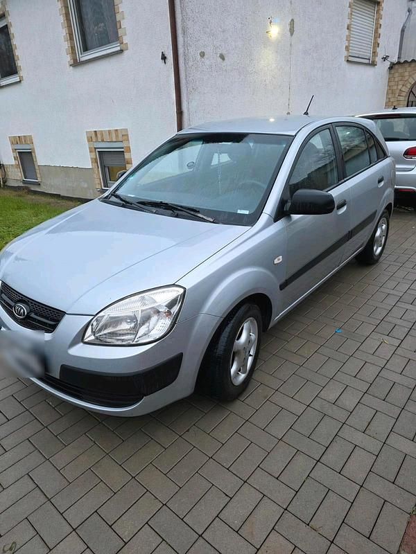 Gebraucht Kia Rio 111 PS (81 kW) 2006 Grau Kleinwagen