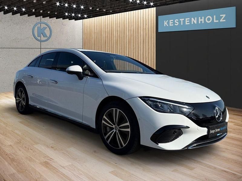 Gebraucht Mercedes EQE300 180 kW (245 PS) 2024 Unilack polarweiß Limousine