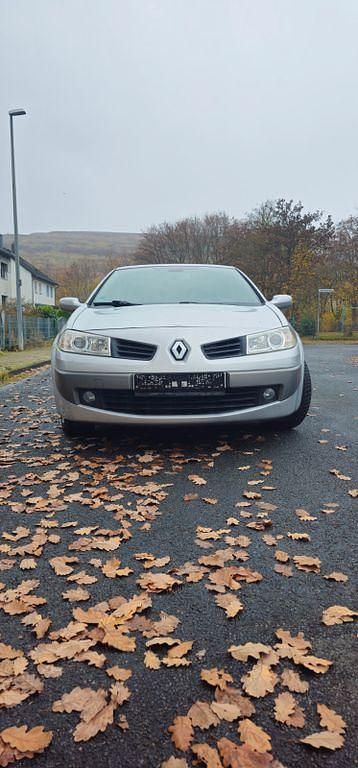 Silber Gebraucht 2006 Renault Mégane Cabriolet Dynamique Cabrio | 1.350 € (Fairer Preis) - Bild 1/4
