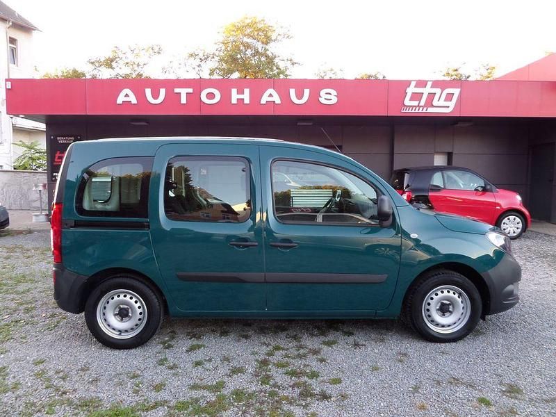 Grün Gebraucht 2018 Mercedes Citan 112 Kombi | 18.900 € (Fairer Preis) - Bild 1/4