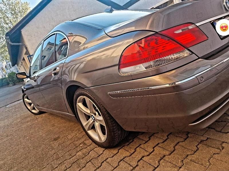 Gebraucht BMW 730 245 PS (180 kW) 2007 Silber Limousine