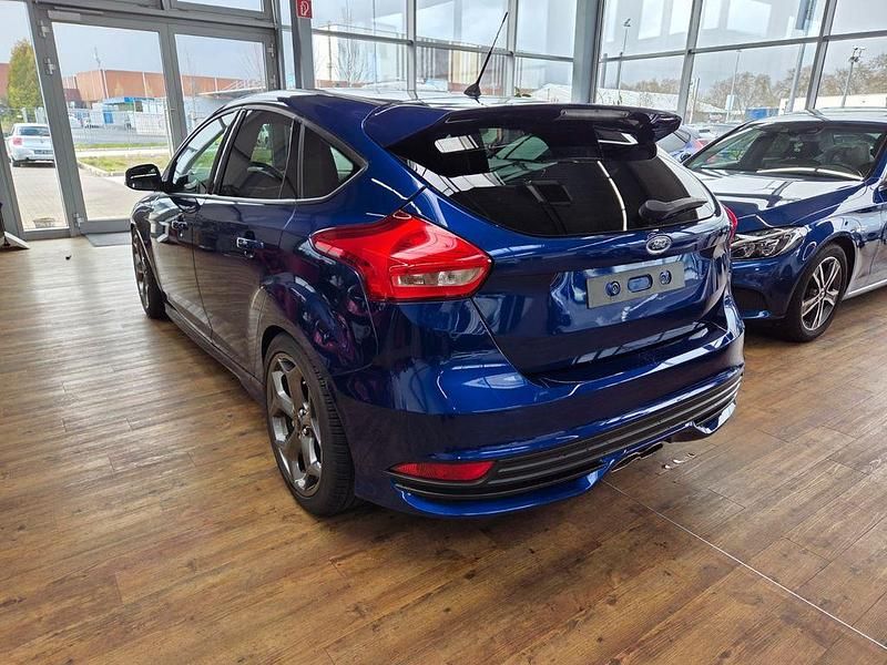 Gebraucht Ford Focus ST 250 PS (183 kW) 2015 Blau Limousine