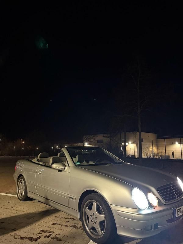 Silber Gebraucht 2001 Mercedes CLK230 Avantgarde Cabrio | 2.750 € (Guter Preis) - Bild 1/4