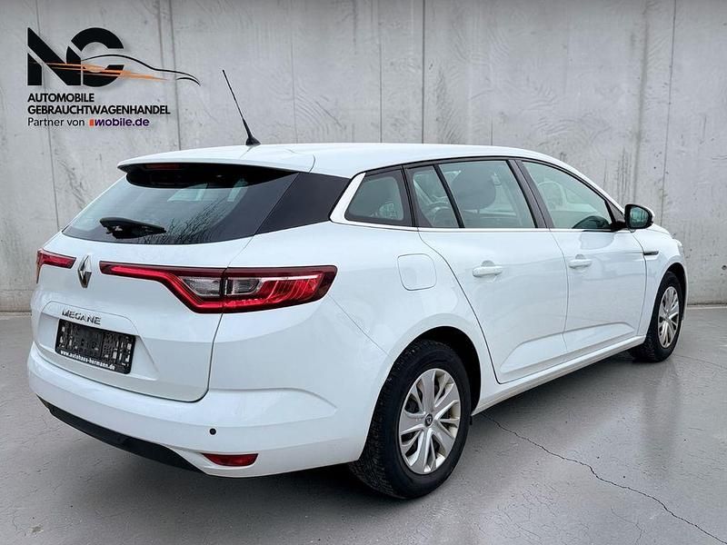 Gebraucht Renault Mégane IV Life 101 PS (74 kW) 2017 Weiß Limousine