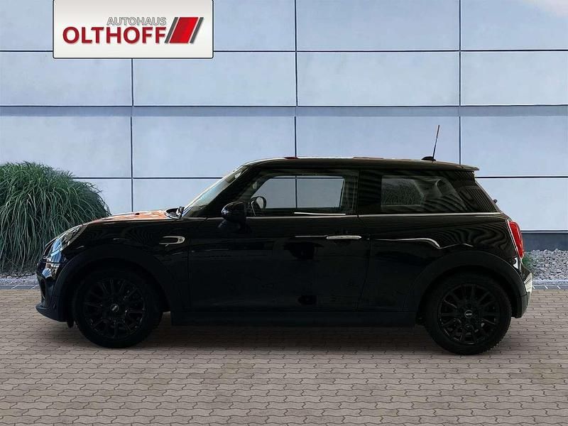 Gebraucht Mini Cooper 136 PS (100 kW) 2019 Midnight black metallic Kleinwagen