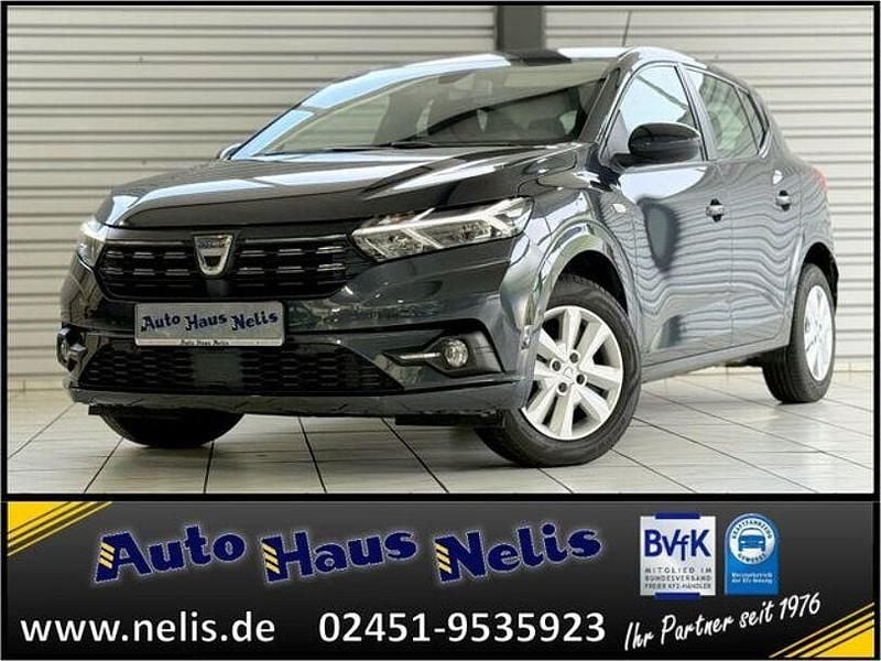 Grau Gebraucht 2021 Dacia Sandero Comfort Kleinwagen | 13.980 € (Fairer Preis) - Bild 1/4
