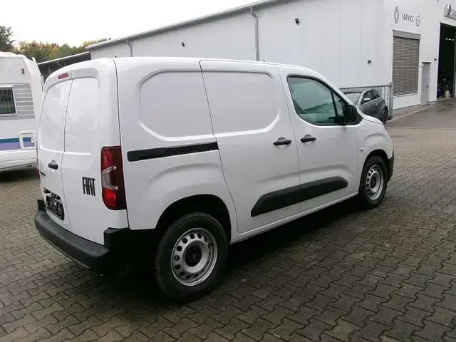 Neu Fiat Doblò Tech 110 PS (80 kW) 2026 Weiß Van / Kleinbus