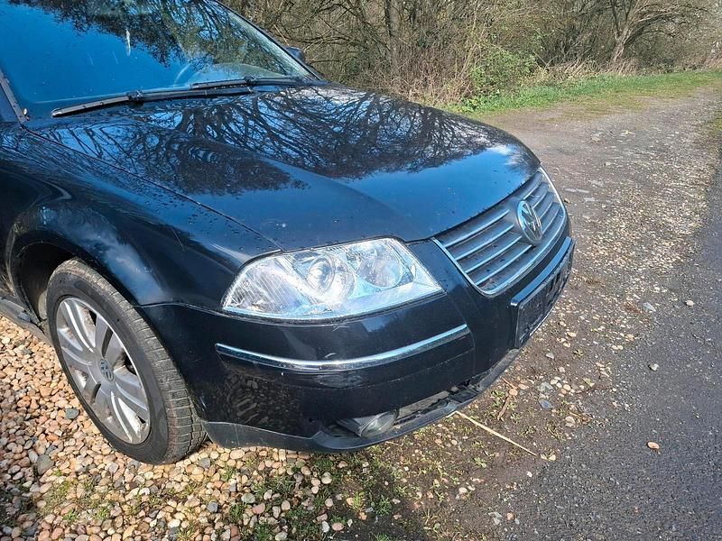 Usata VW Passat 131 CV (96 kW) 2003 Nero Station wagon