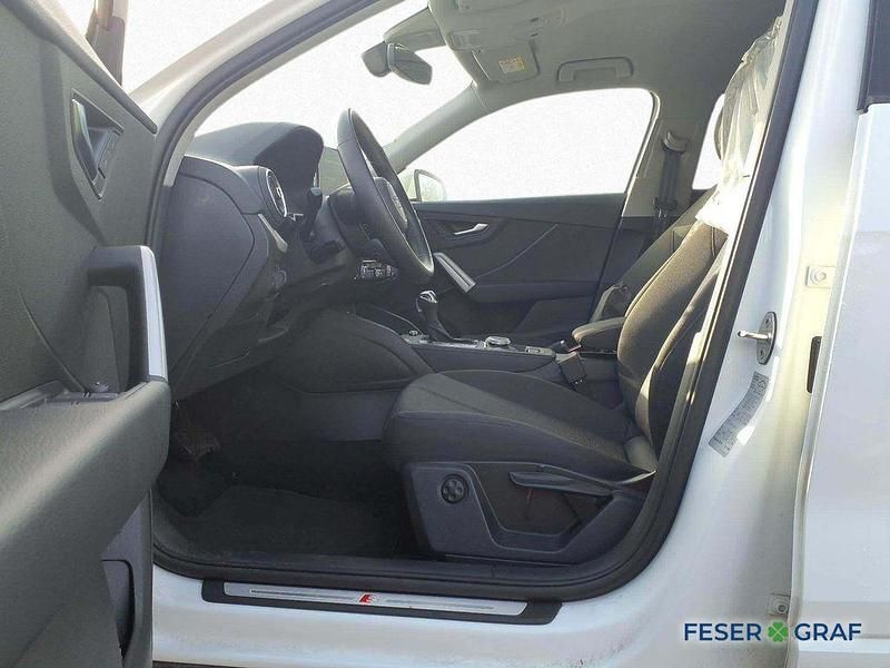 Gebraucht Audi Q2 Comfort 150 PS (110 kW) 2022 Gletscherweiß SUV