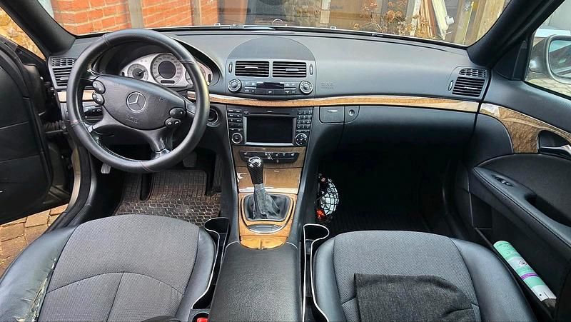Używany Mercedes E280 Avantgarde 190 KM (139 kW) 2008 Brązowy Kombi