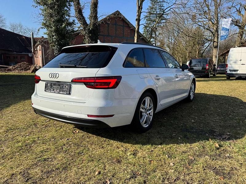 Gebraucht Audi A4 Sport 150 PS (110 kW) 2018 Gletscherweiß metallic Kombi