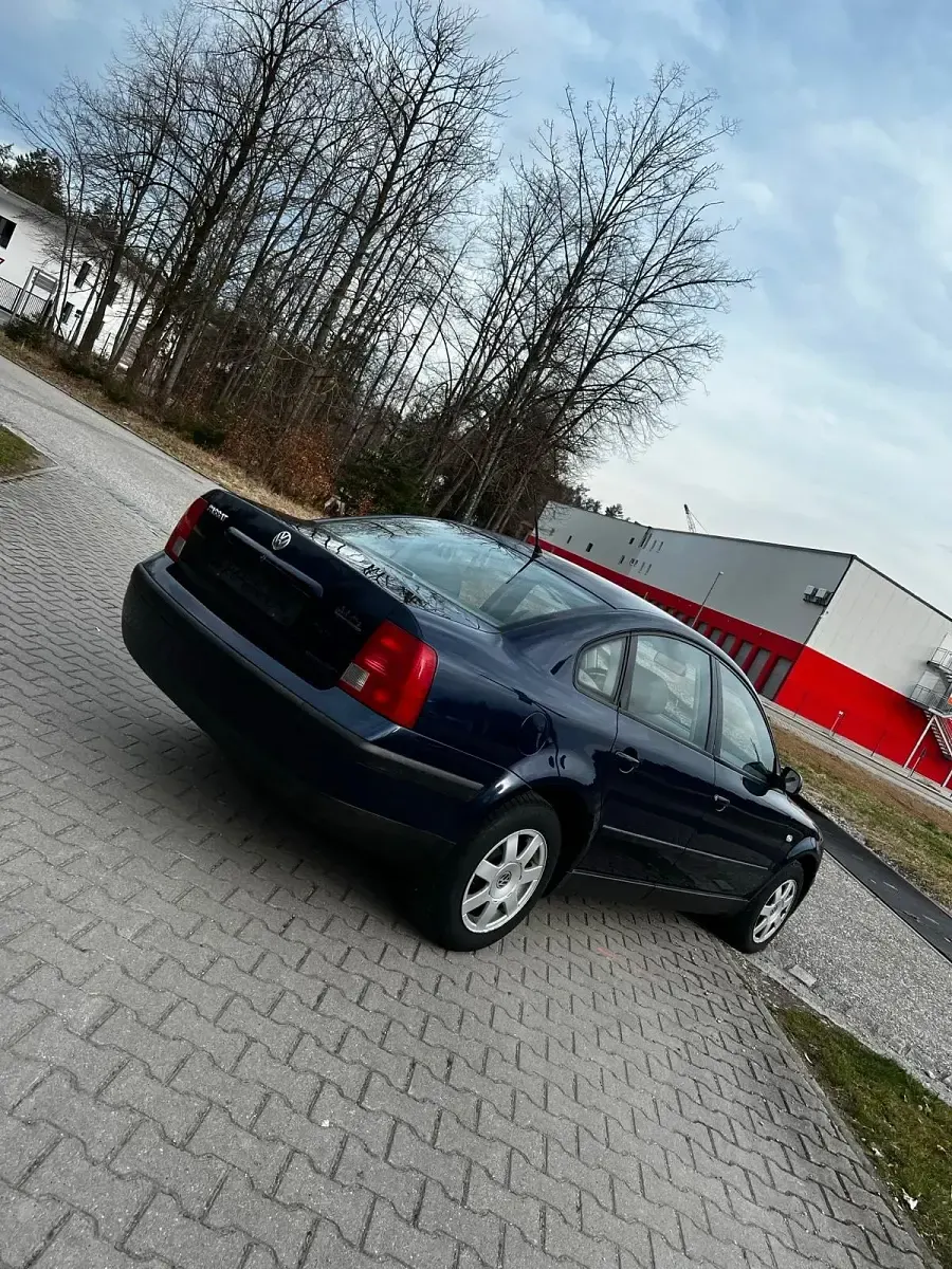 Gebraucht VW Passat 101 PS (74 kW) 2000 Blau Limousine