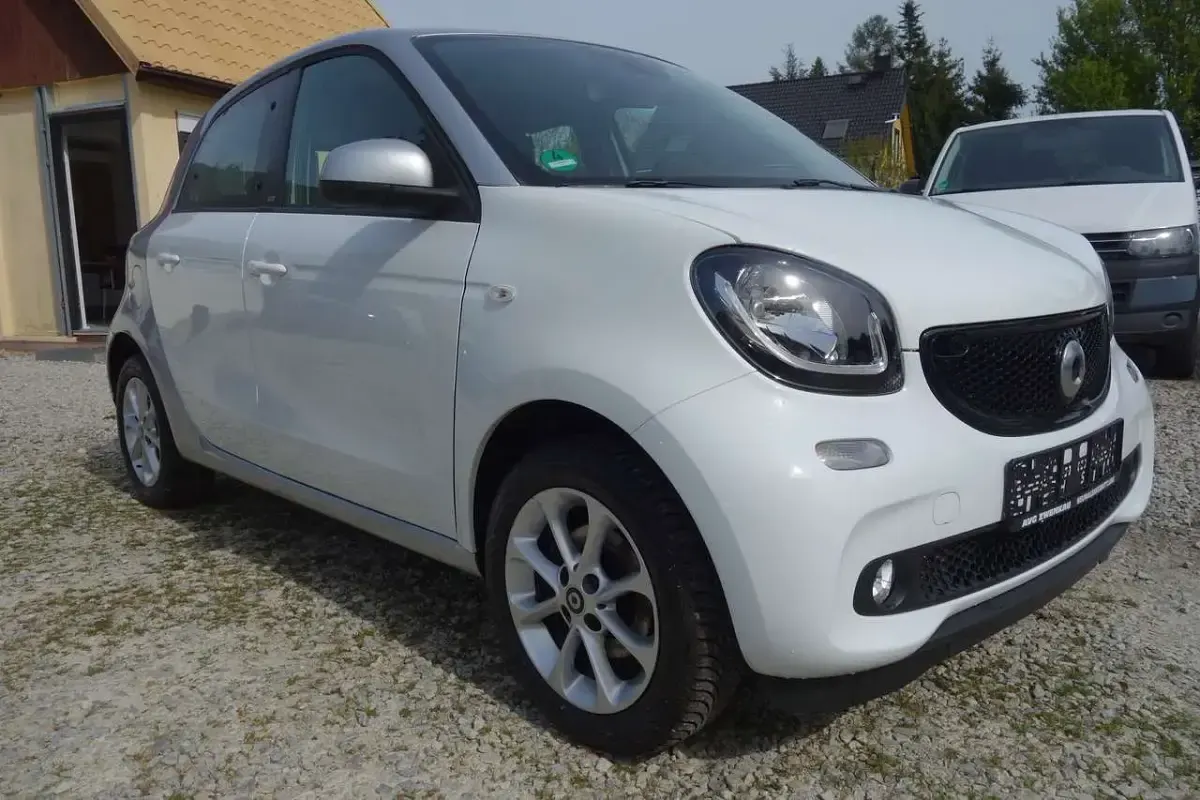 Gebraucht Smart ForFour 90 PS (66 kW) 2018 Graphitegrau metallic Kleinwagen
