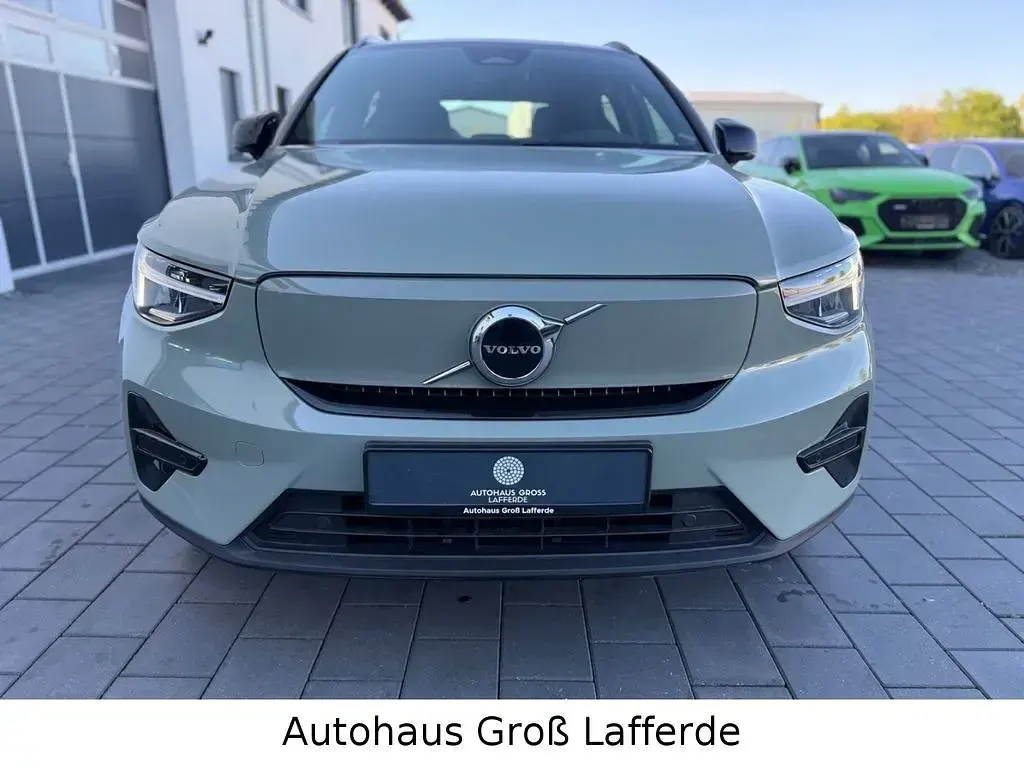 Second-hand Volvo XC40 Core 185 kW (252 CP) 2023 Verde SUV