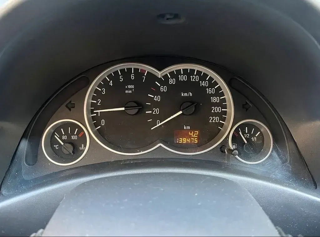 Gebraucht Opel Corsa 75 PS (55 kW) 2003 Schwarz Kleinwagen