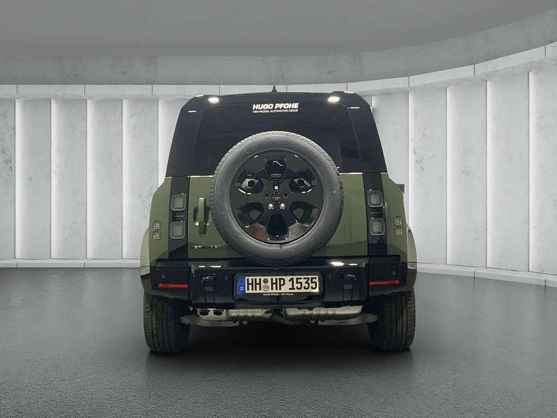 Gebraucht Land Rover Defender SE Dynamic 200 PS (147 kW) 2025 Woolstone green metallic SUV