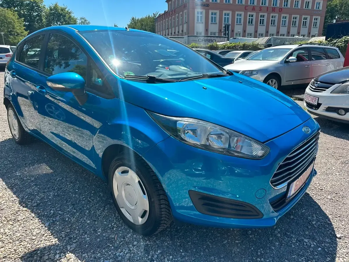 Gebraucht Ford Fiesta 82 PS (60 kW) 2013 Blau Limousine
