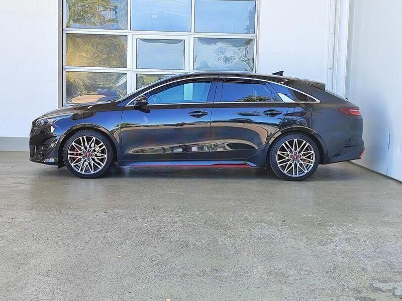 Gebraucht Kia ProCeed GT 204 PS (150 kW) 2022 (1k) black pearl m Kleinwagen