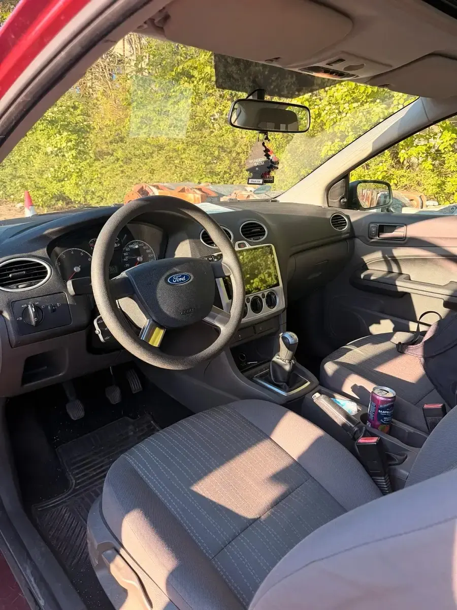 Gebraucht Ford Focus 101 PS (74 kW) 2005 Rot Kleinwagen