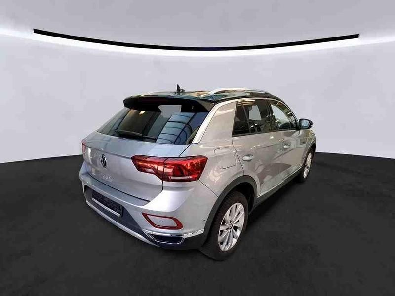 Gebraucht VW T-Roc Style 110 PS (80 kW) 2023 Pyrit silber metallic/schwarz SUV