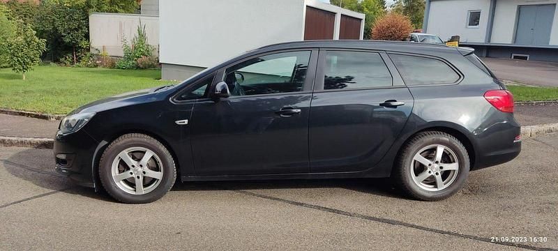 Gebraucht Opel Astra Eco 136 PS (100 kW) 2014 Schwarz Kombi