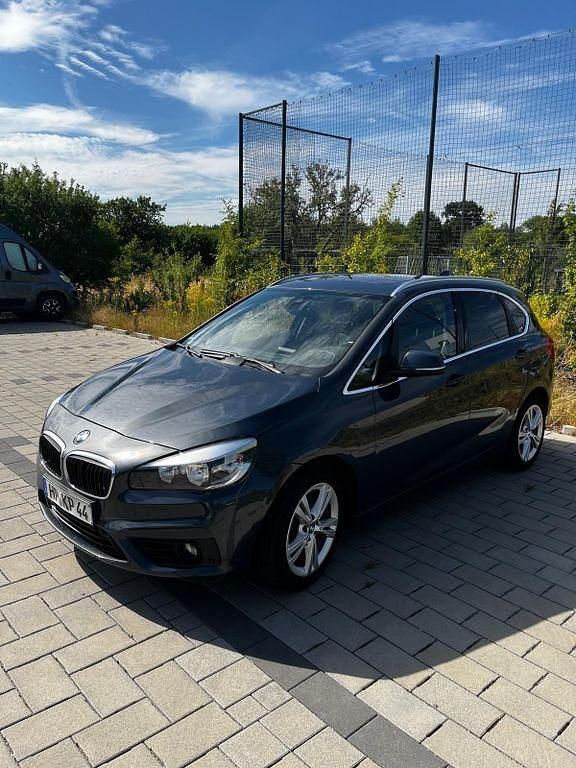 Grau Gebraucht 2015 BMW 216 Active Tourer Advantage Van / Kleinbus | 9.800 € (Fairer Preis) - Bild 1/4