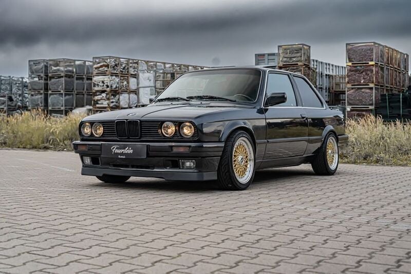 Grau Gebraucht 1989 BMW 325 Performance Coupé | 19.999 € - Bild 1/4