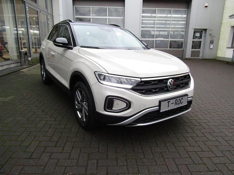 Gebraucht VW T-Roc Life 150 PS (110 kW) 2024 Andere farbe SUV