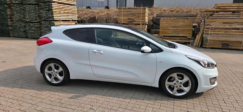 Gebraucht Kia ProCeed 136 PS (100 kW) 2013 Weiß Kleinwagen
