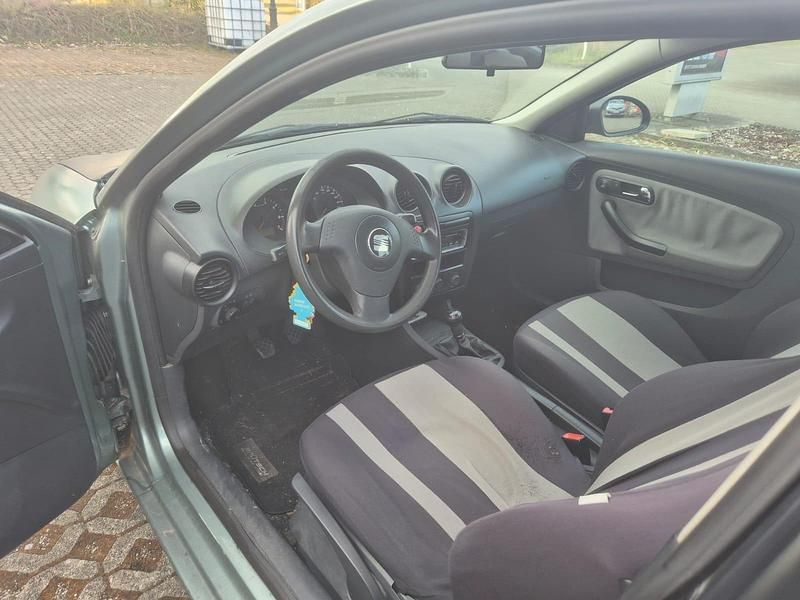 Gebraucht Seat Ibiza 2003 Silber Kleinwagen
