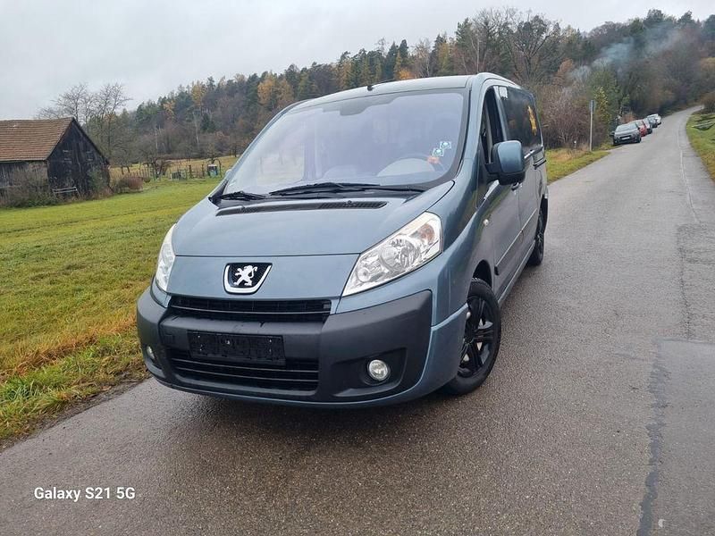 Gebraucht Peugeot TePee 136 PS (100 kW) 2008 Blau Van / Kleinbus