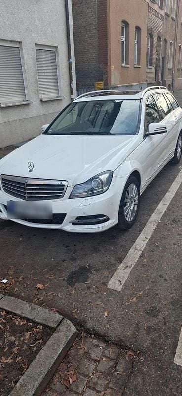 Gebraucht Mercedes C250 Elegance 204 PS (150 kW) 2014 Weiß Kombi
