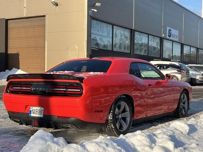 Gebraucht Dodge Challenger 305 PS (224 kW) 2021 Orange Coupé