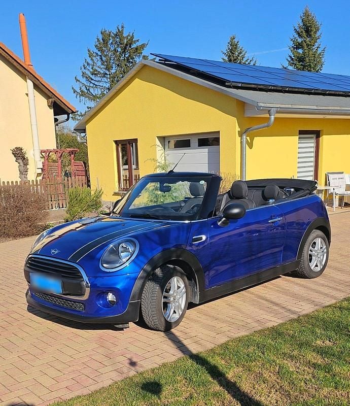 Gebraucht Mini One Cabriolet 102 PS (75 kW) 2018 Blau Cabrio