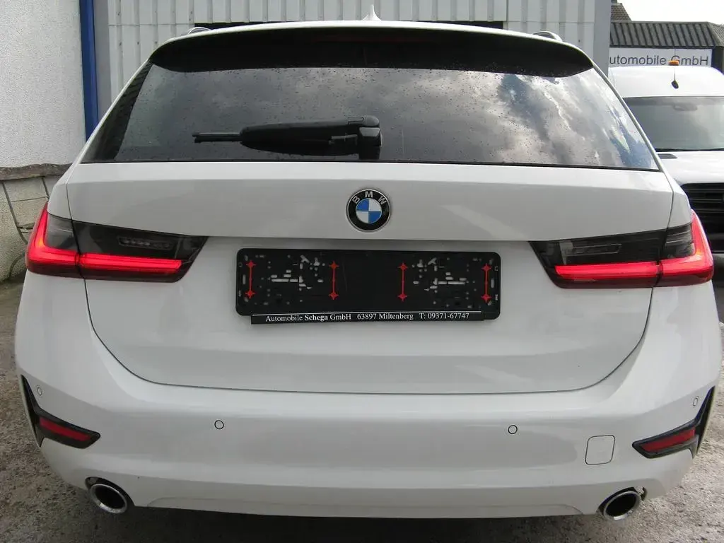 Gebraucht BMW 320 Advantage 190 PS (139 kW) 2021 Alpinweiss iii Kombi