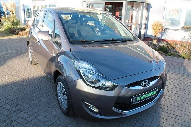 Gebraucht Hyundai ix20 90 PS (66 kW) 2011 Braun Kleinwagen
