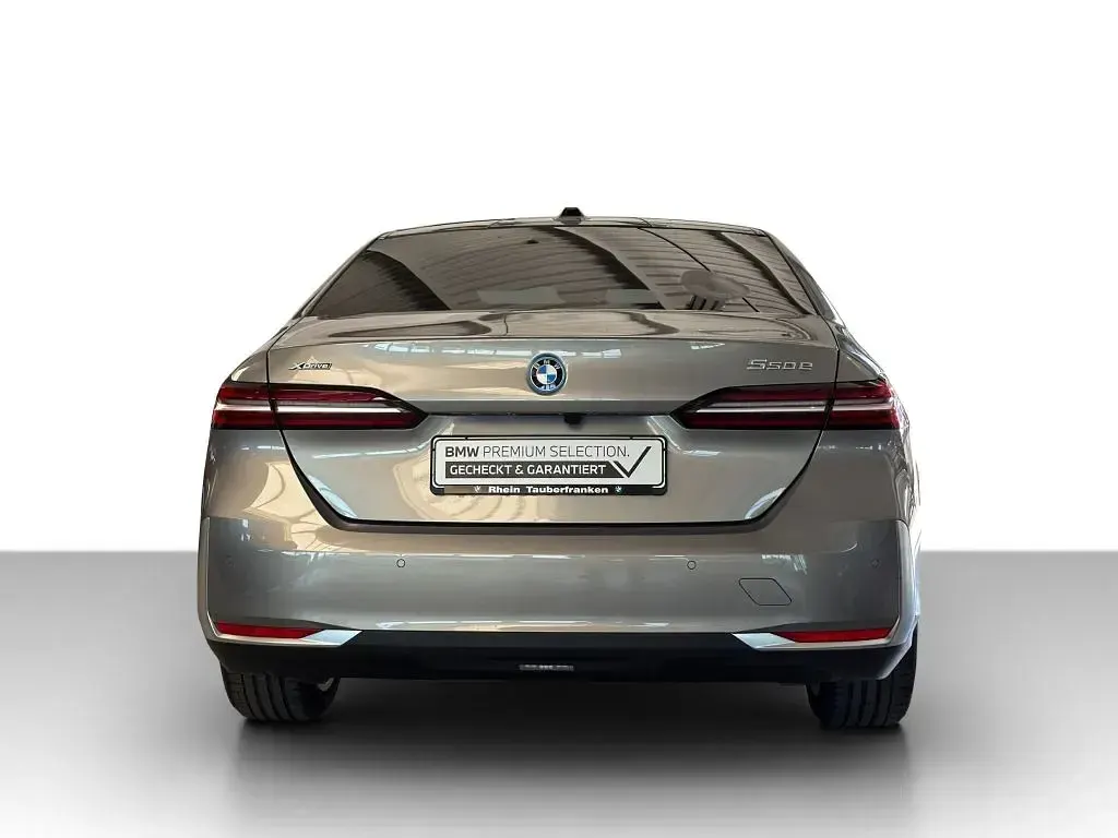 Gebraucht BMW 550e Sport Line 489 PS (359 kW) 2024 Other Limousine