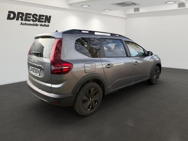 Neu Dacia Jogger Expression 141 PS (103 kW) 2025 Grau Van / Kleinbus